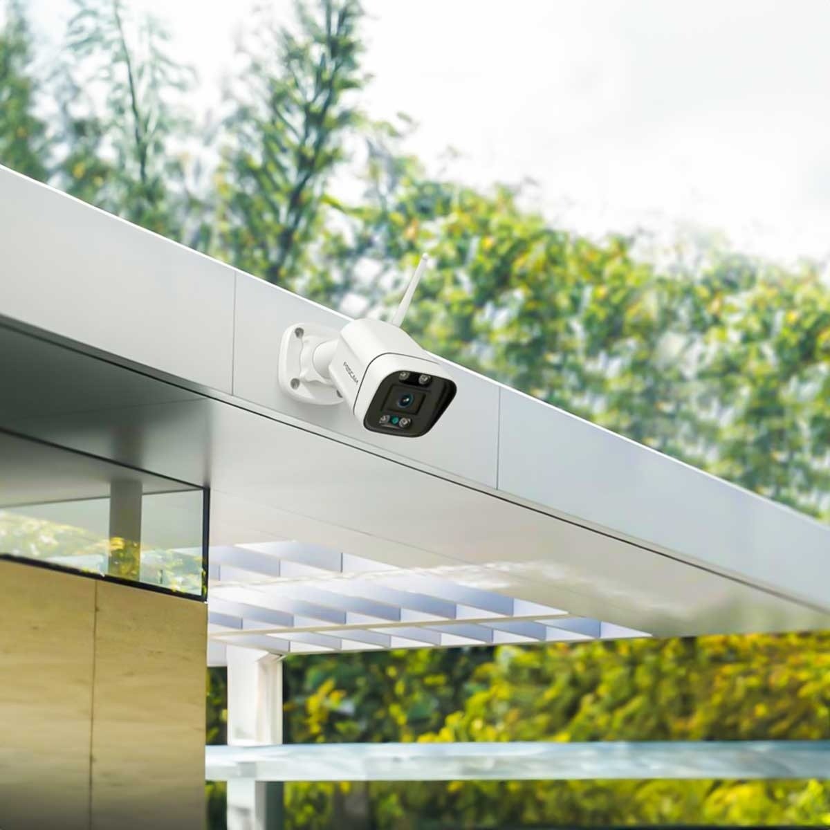 Foscam V8P WLAN Überwachungskamera mit Scheinwerfer und Alarmsirene weiss - Calitronshop.com